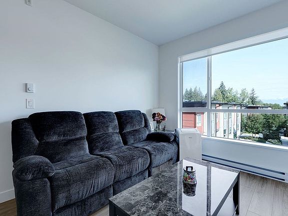 4th image of 18811 72nd Ave #301