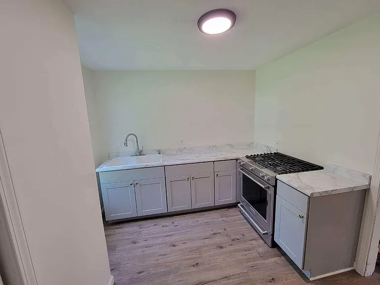 1111 NE Michigan Ave — Photo 4