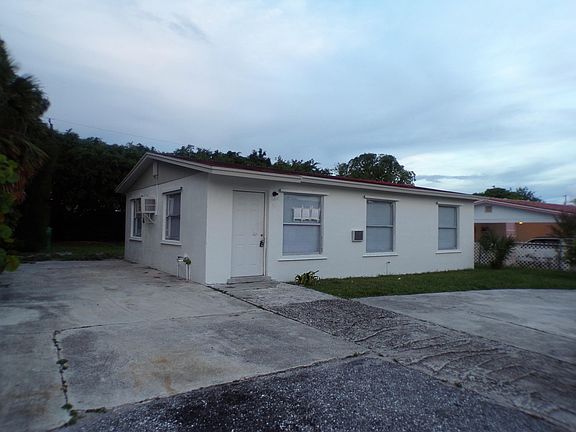 2nd image of 1572 W 31st St #1572