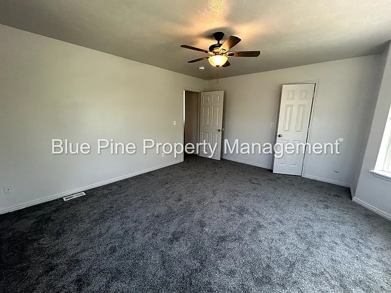 648 E Poplar St — Photo 12