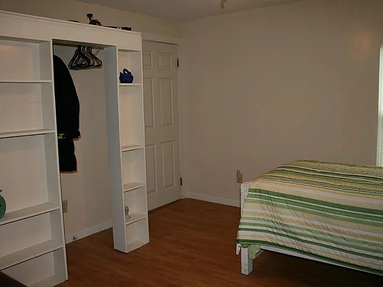 207 S Church St — Photo 6