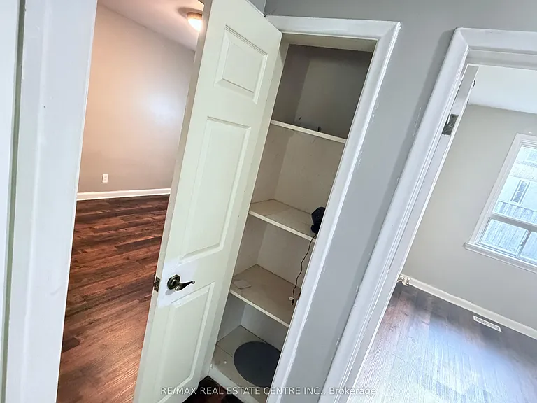 52 Sharbot Ave — Photo 6
