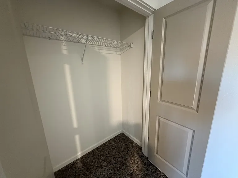 Sierra Point Apartments — Photo 17