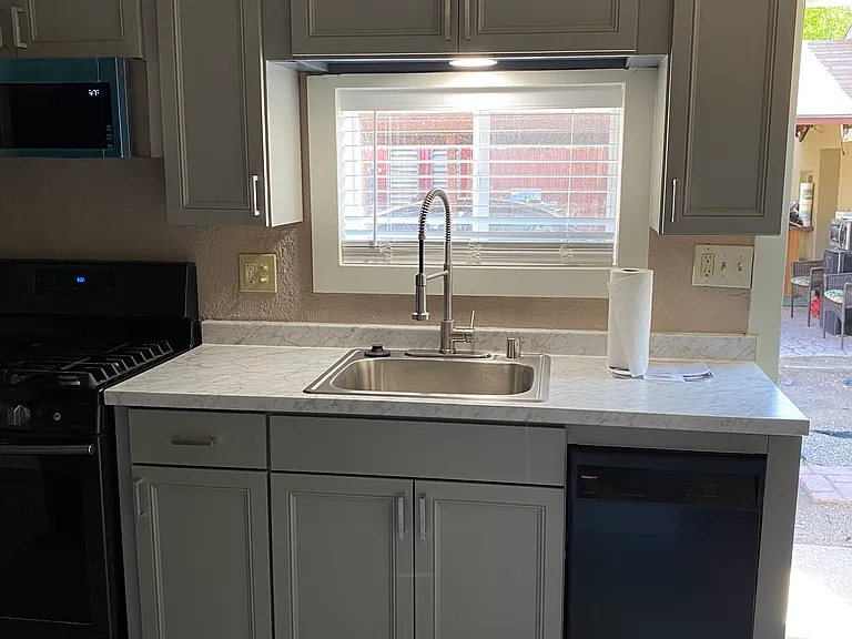 612 Hardy Ave SW #612A — Photo 3