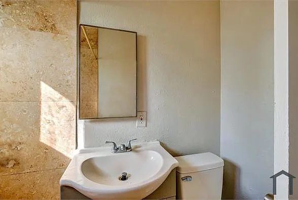8508 Avalon Blvd #4 — Photo 12
