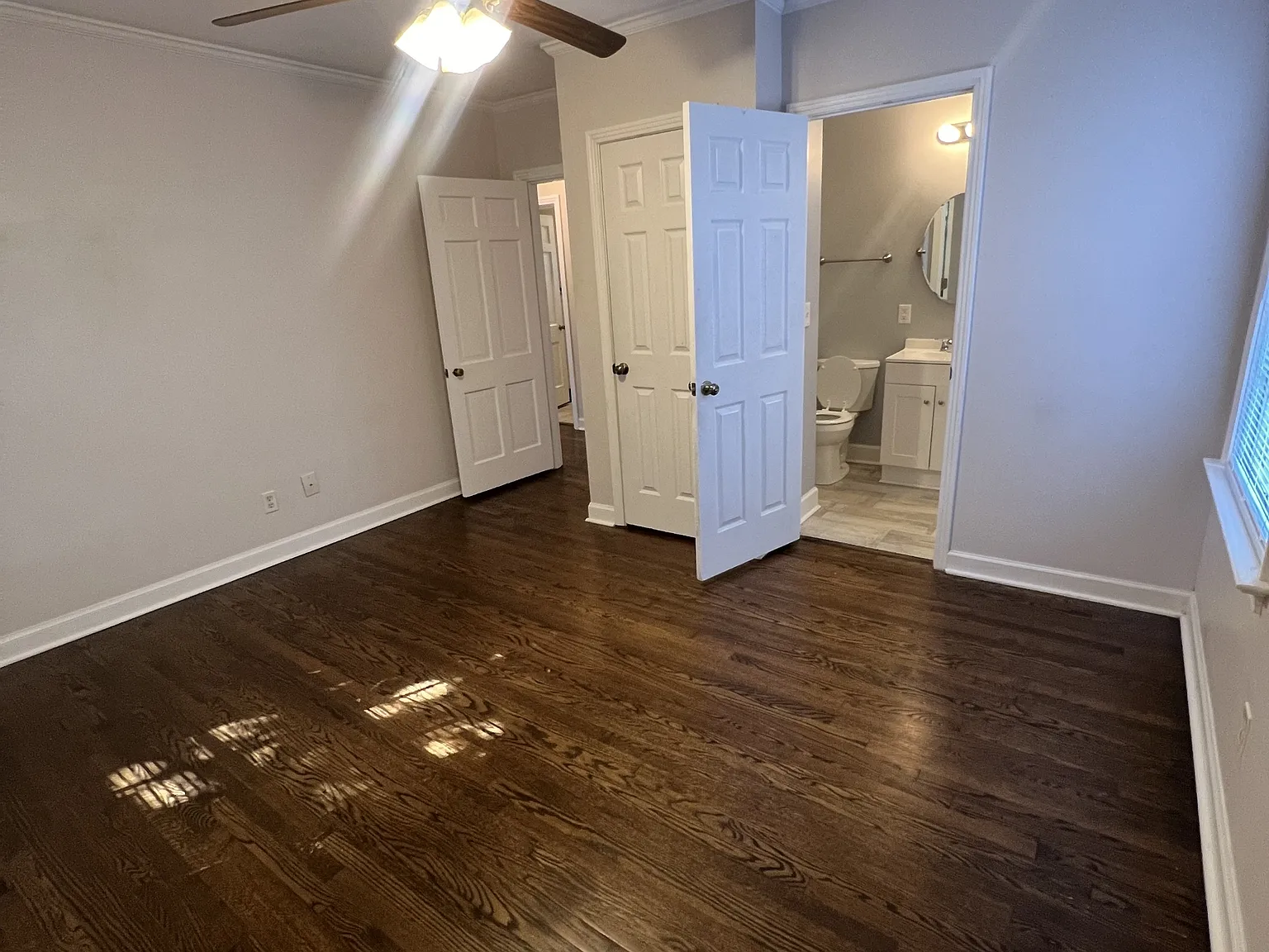 2924 Mere Drive - 2924 — Photo 4