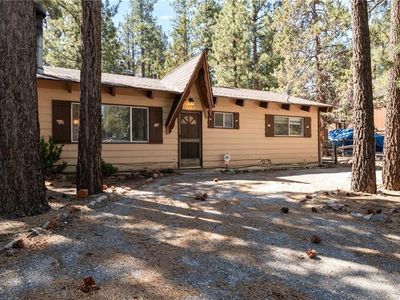 332 E Sherwood Blvd, Big Bear City, CA, 92314