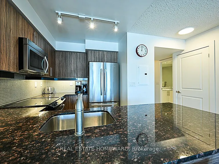 125 Western Battery Rd #913 — Photo 21