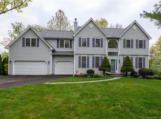 291 Blake Cir, Hamden, CT 06517