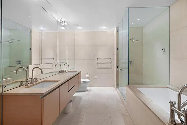 Sold by Triplemint | media 18