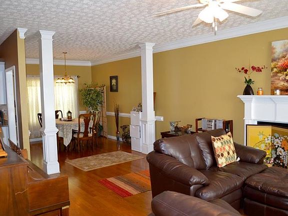 4th image of 1953 Wildcat Falls Ln
