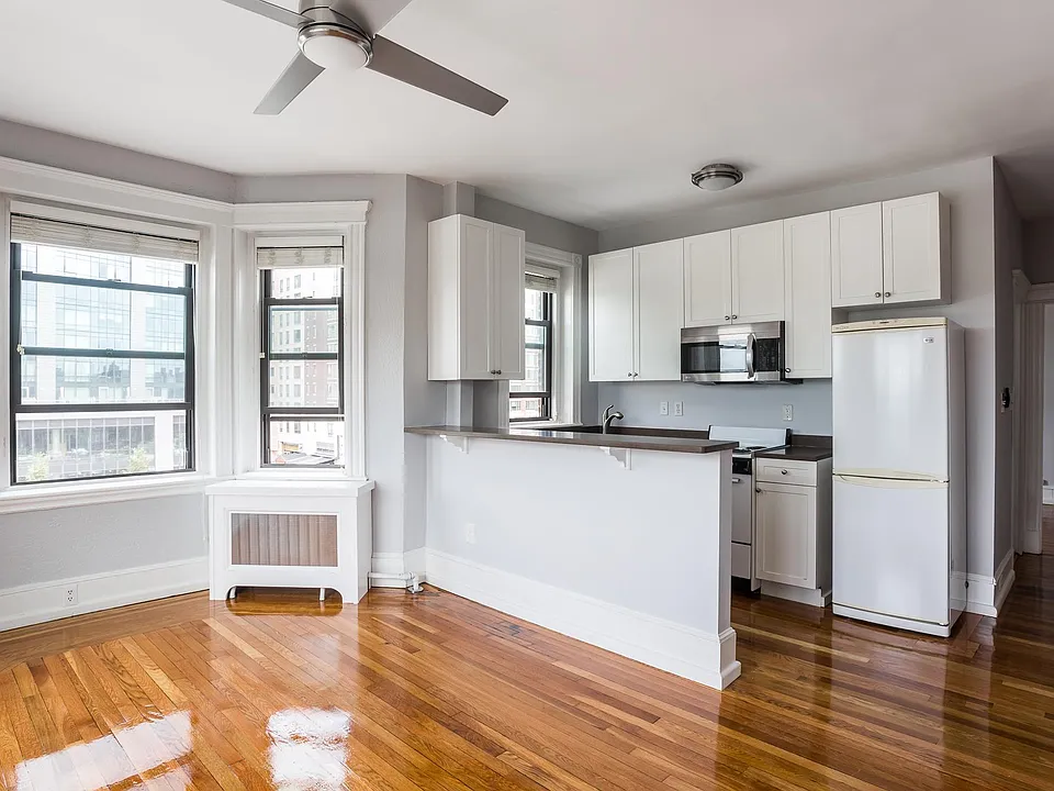 137 Peterborough St #23
