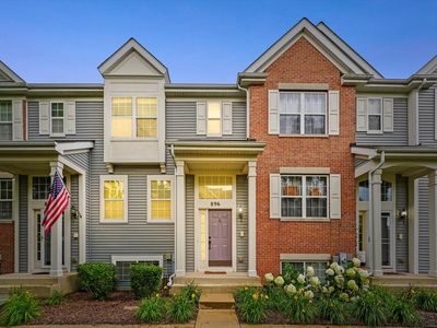 896 Clover Ln, Hampshire, IL, 60140
