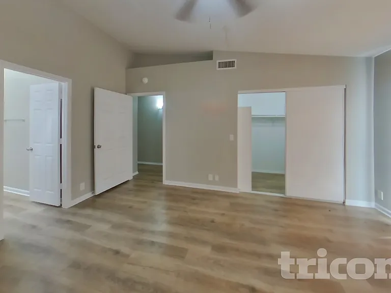 14239 N 50th Dr — Photo 6