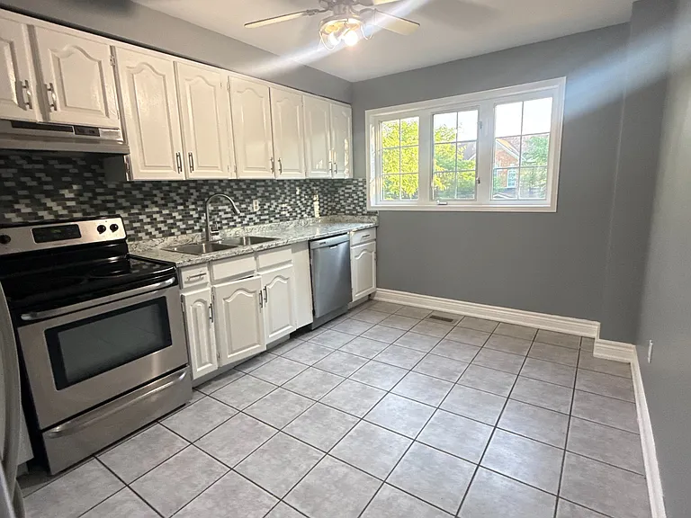 9800 McLaughlin Rd N #51 — Photo 4
