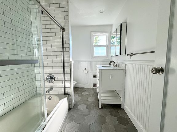 3rd image of 80 Seaman Ave #2