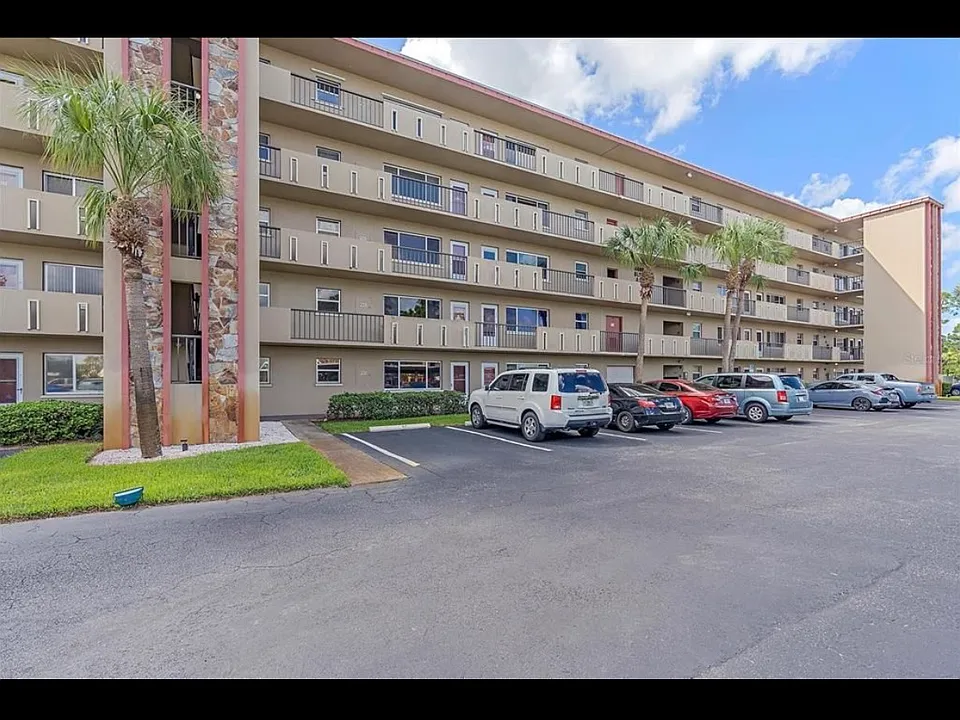 4460 Ironwood Cir #403A