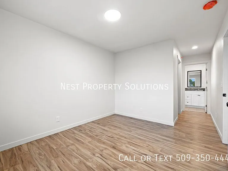 215 S 1st St #4 — Photo 14