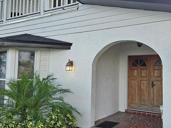 3rd image of 975 N Bayshore Dr