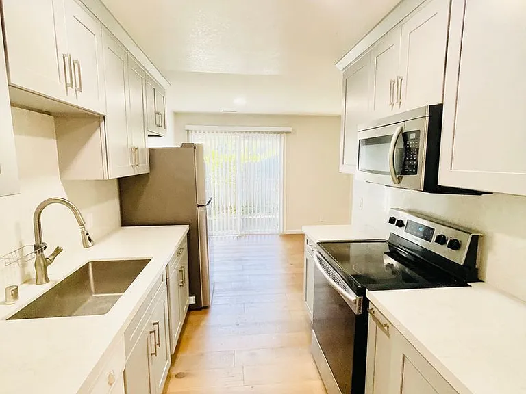 255 S Rengstorff Ave #67 — Photo 5