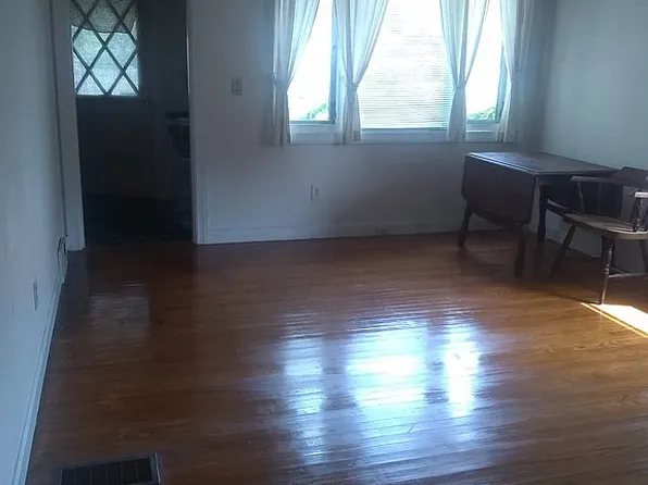 80 Riverside St, Portsmouth, RI 02871