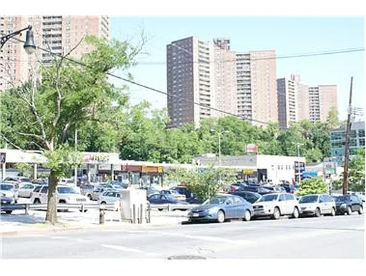 Sold by Douglas Elliman | media 19