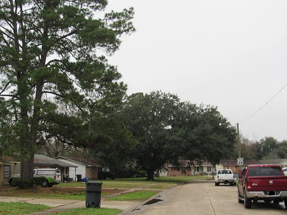 4th image of 3017 Louise St