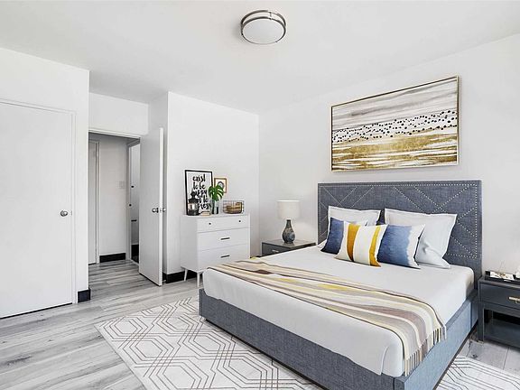 4th image of 600 Eglinton Ave W #510