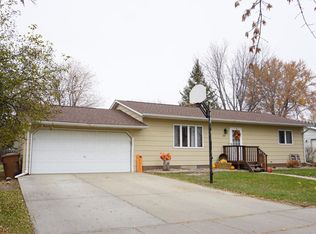 2303 Hawaii Ave SW, Huron, SD 57350