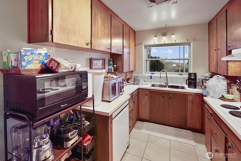 5th image of 321 Maringo Road