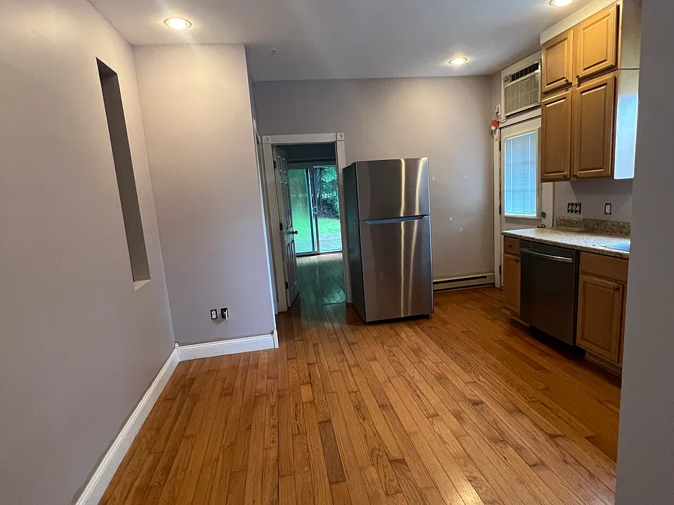 156 Hill St #1