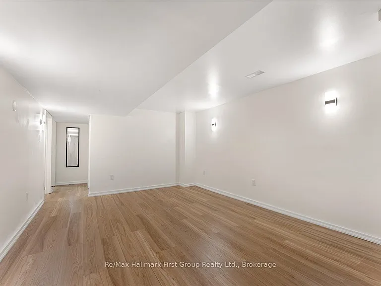 121 Ribblesdale Dr — Photo 5
