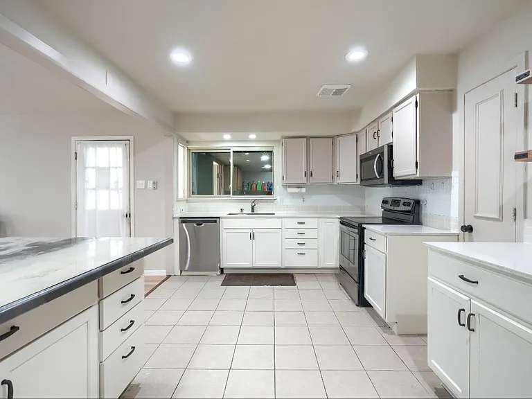 1273 Valencia Ln — Photo 5
