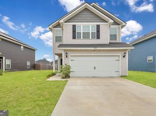 766 Fairview Cir, Hinesville, GA 31313