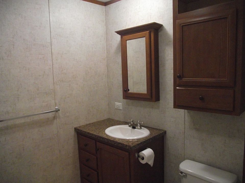 2nd image of 5215 Hickory Way