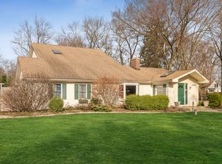 733 W Hillcrest Rd, Palatine, IL 60074