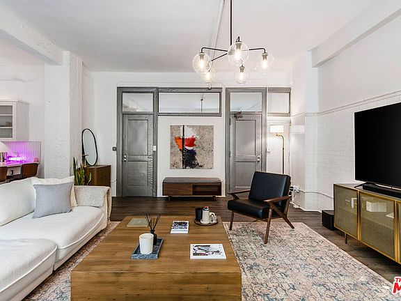 4th image of 108 W 2nd St APT 412