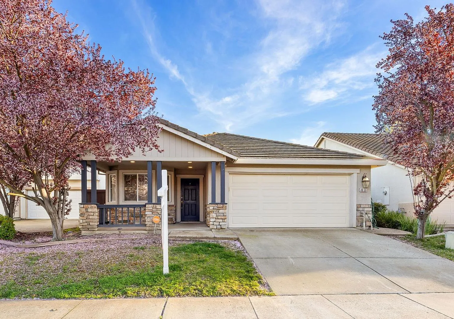 Bedroom 2 Bath Home in North Natomas — Photo 1
