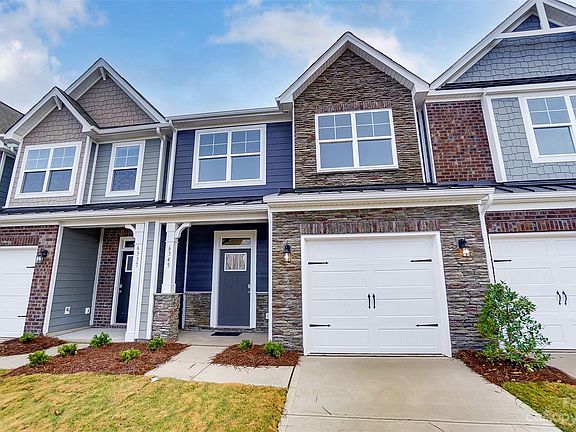 3rd image of 6345 Nandina Dr #107
