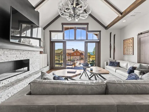 9 Beach Club Dr, Stateline, NV