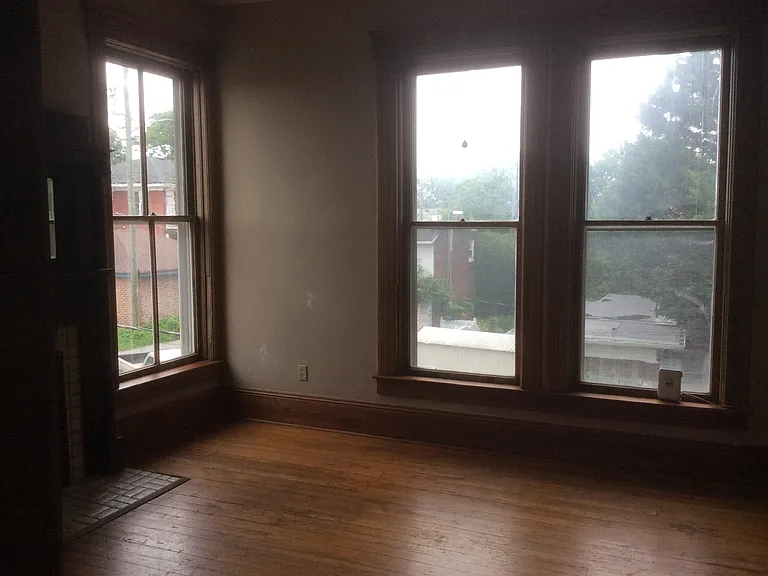835 Vine St — Photo 13