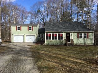 22 Newport Dr, Center Barnstead, NH 03225