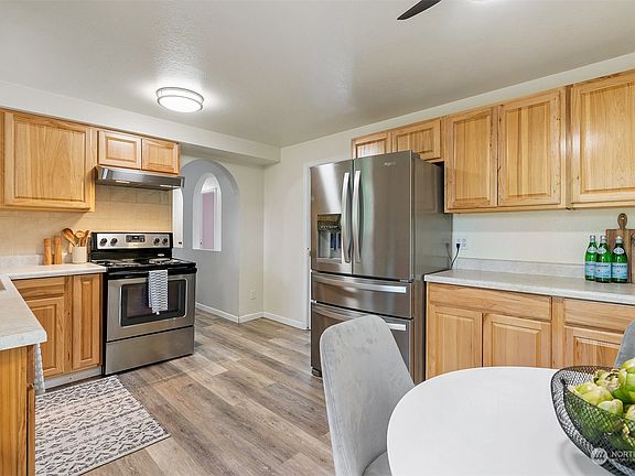 5th image of 5808 60th Drive NE
