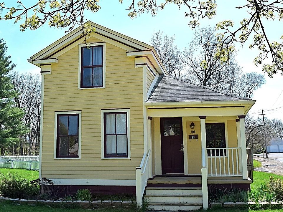 1st image of 304 E Forest Ave