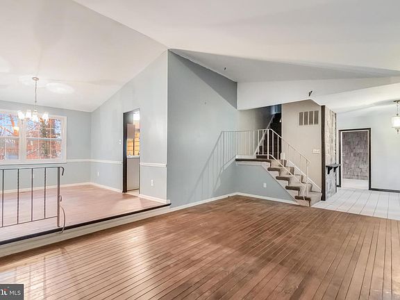 4th image of 13106 Larkhall Cir