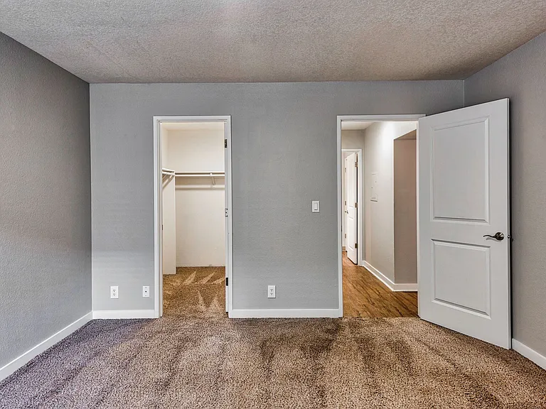 Sterling Pointe — Photo 17