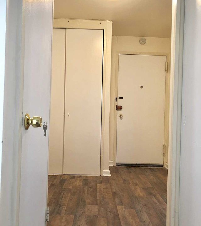 1st image of 500 Linwood Dr APT 5E