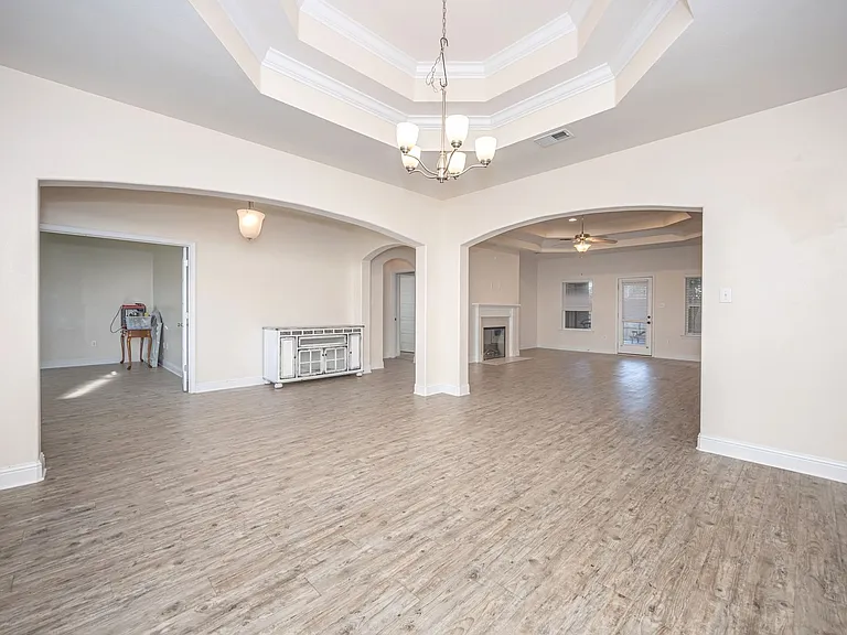 1013 Silverbell Cv — Photo 50