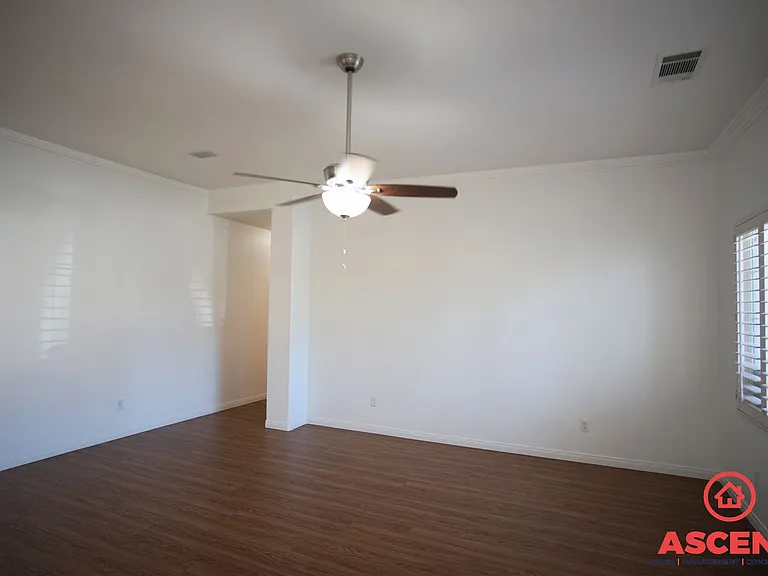 8407 Glenlakes Ct — Photo 2
