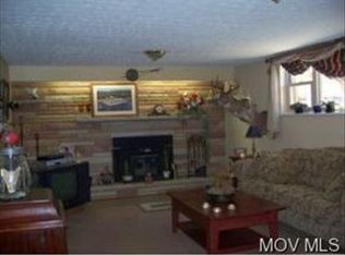 598 Wallace Rd, Little Hocking, OH 45742